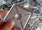 Quadratische selbstsichernde Unterlegscheiben aus galvanisiertem Stahl, 2,5 Zoll, auf Isolierstiften installiert